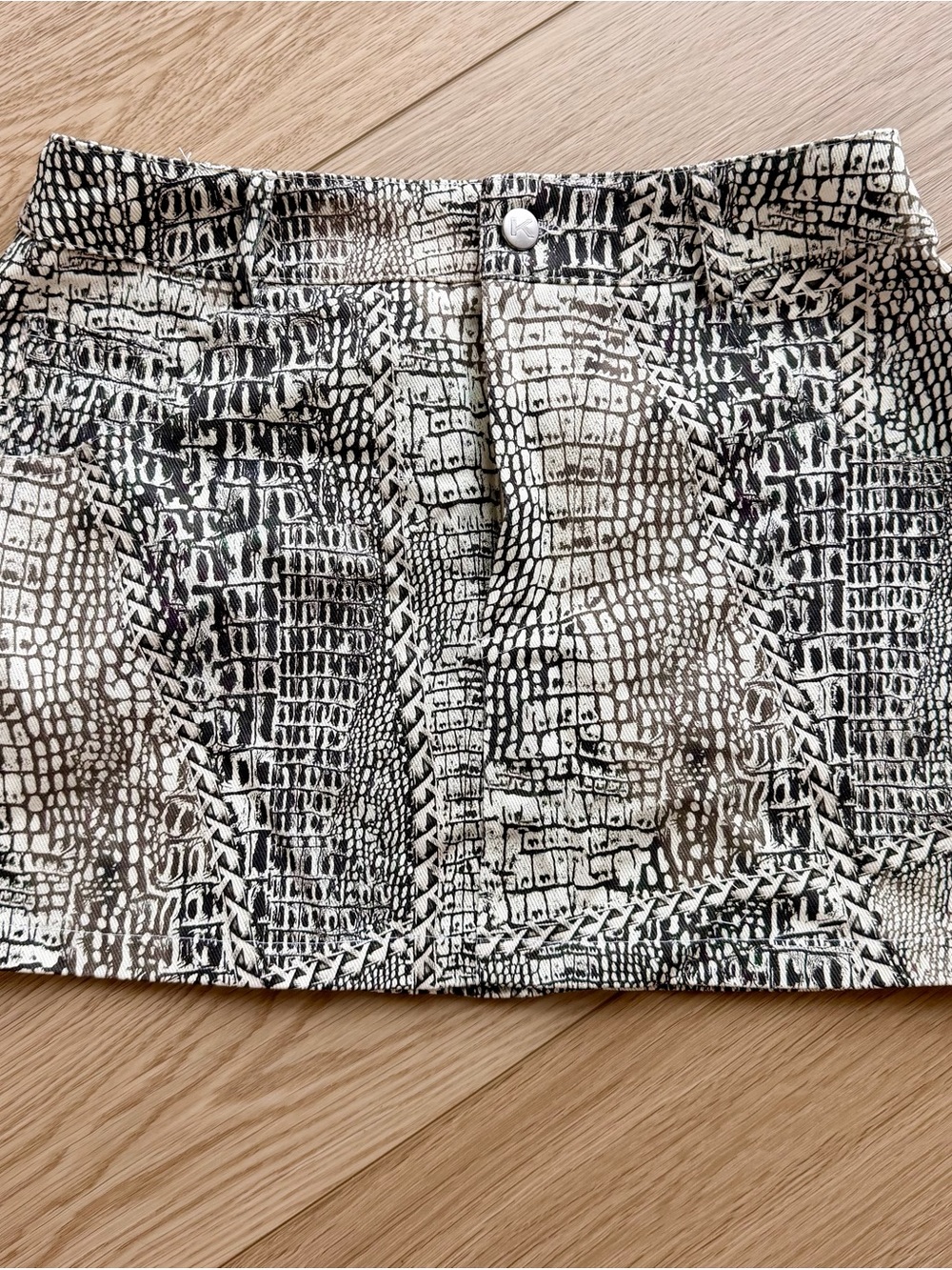 SHEIN Black & White Croc-Print Mini Skirt